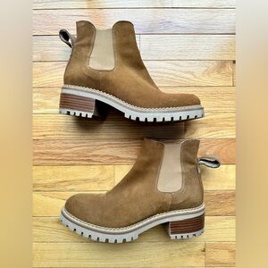 Bertuchi Suede Chelsea Lug Booties in Camel